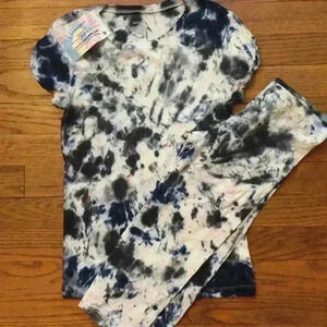 New. Tie dye shirt and capris bundle old navy girls